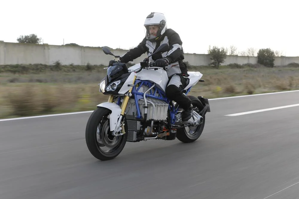 BMW brevetta un telaio monoscocca per una motocicletta elettrica.