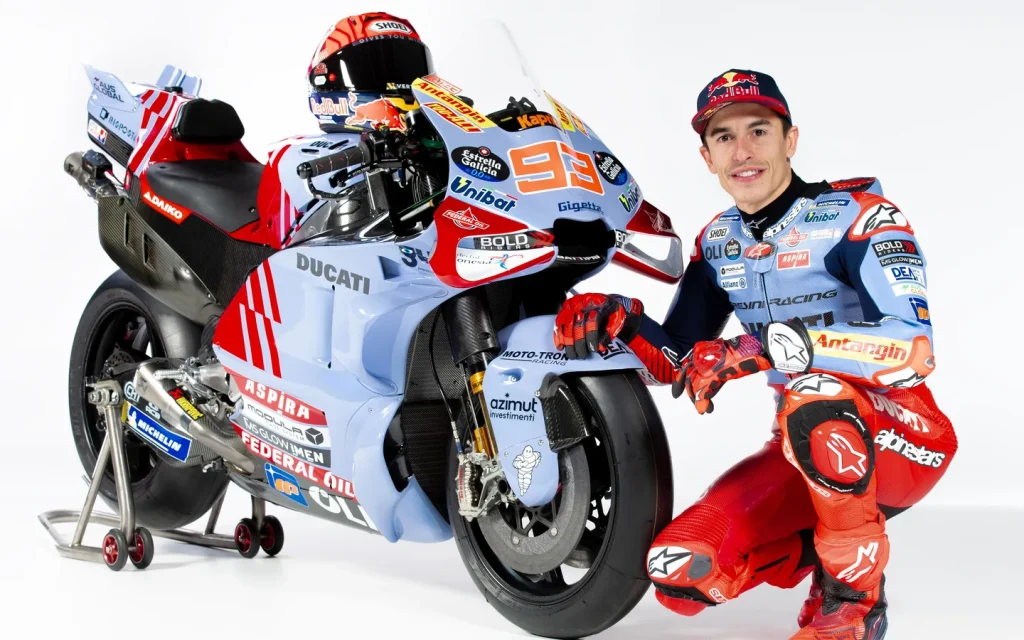Ducati è “completamente diversa” in alcuni aspetti, rivela Marc Márquez, che elogia anche Honda.