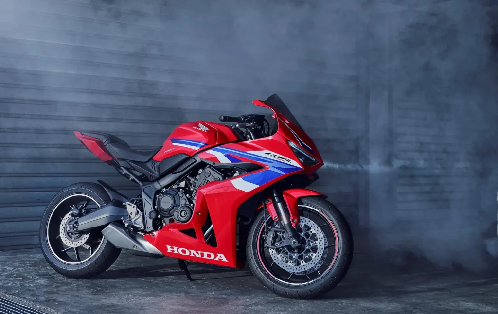 Honda apre una struttura di vendita di motociclette Honda a Shanghai.