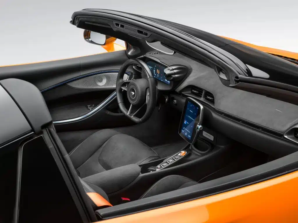 McLaren Artura Spider: arriva l'ibrida plug-in inglese ora è convertibile